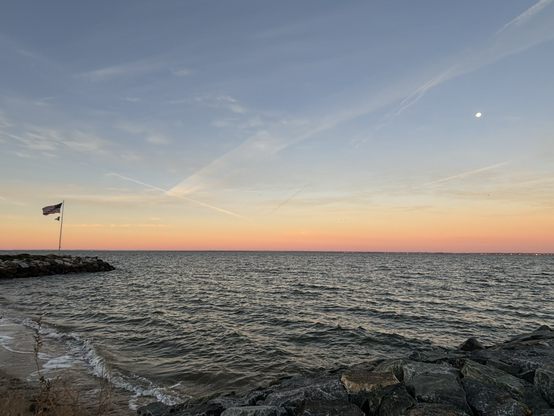 Breezy moonset over the Chesapeake Bay 